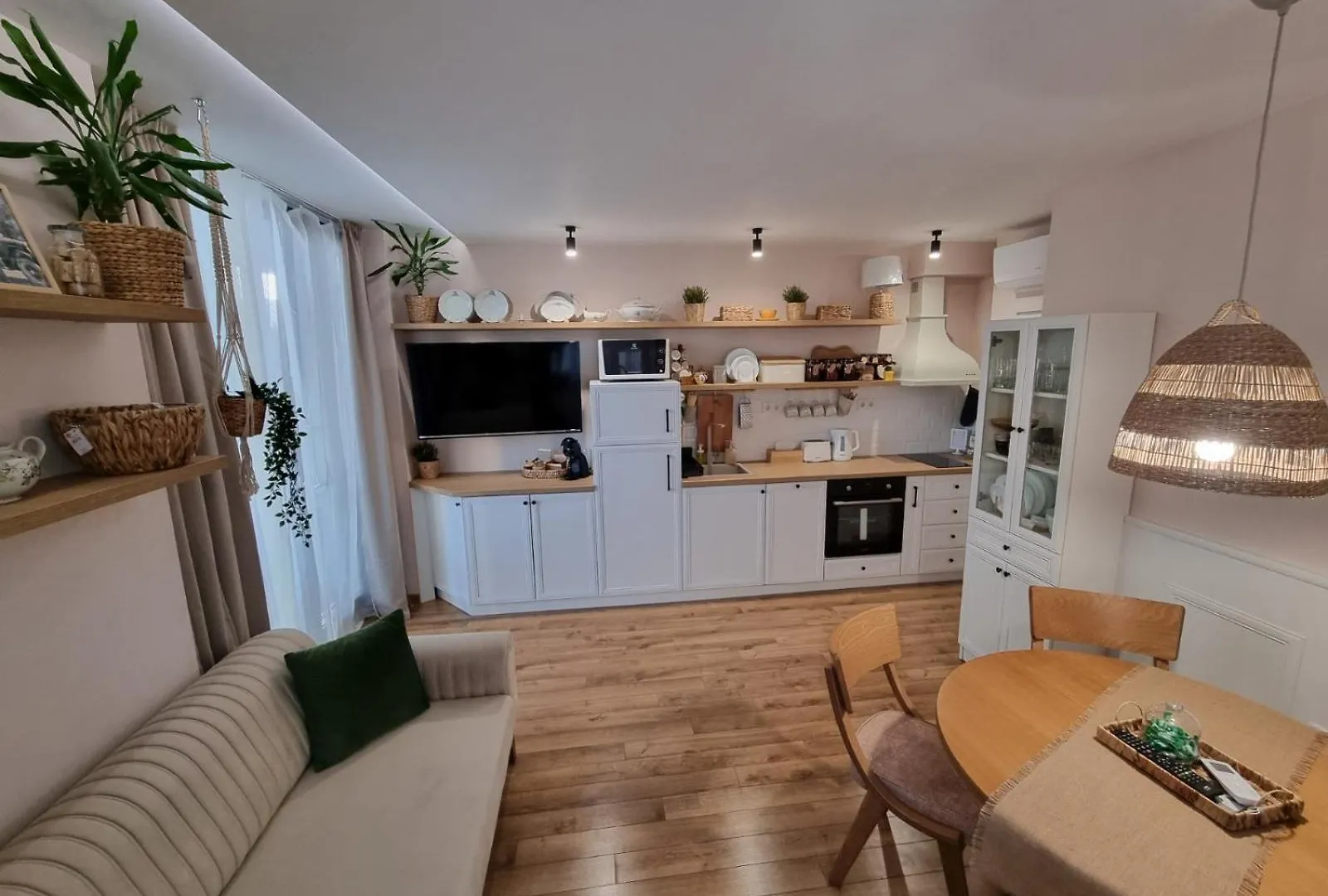 Контакты Apartment Polina - 2Bd Next To Sea Garden With Parking